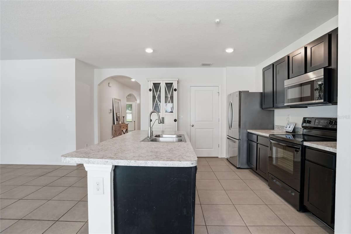 35803 HILLBROOK AVENUE — photo 13 of 37