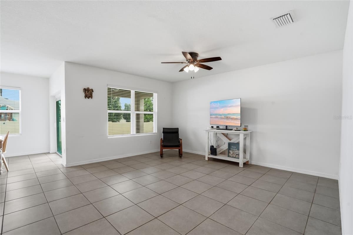 35803 HILLBROOK AVENUE — photo 8 of 37