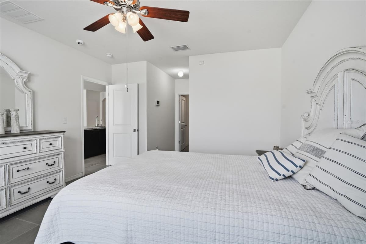 35803 HILLBROOK AVENUE — photo 17 of 37