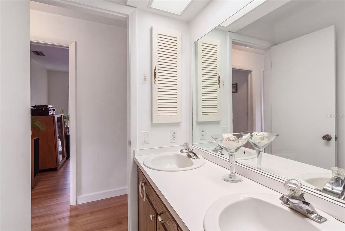 1081 MCFARLAND STREET — photo 16 of 48