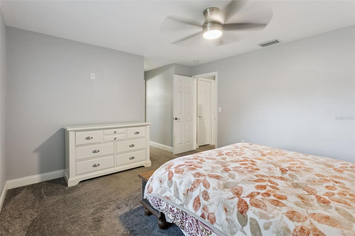 5432 SOUTHGROVE PLACE — photo 18 of 29