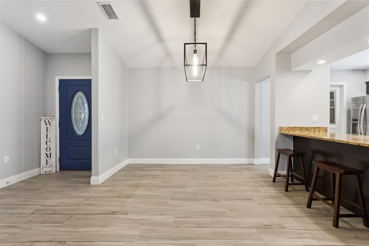 5432 SOUTHGROVE PLACE — photo 3 of 29