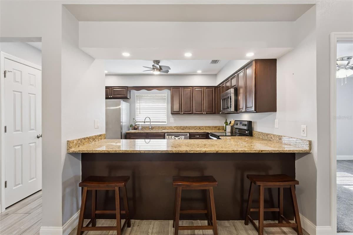 5432 SOUTHGROVE PLACE — photo 13 of 29