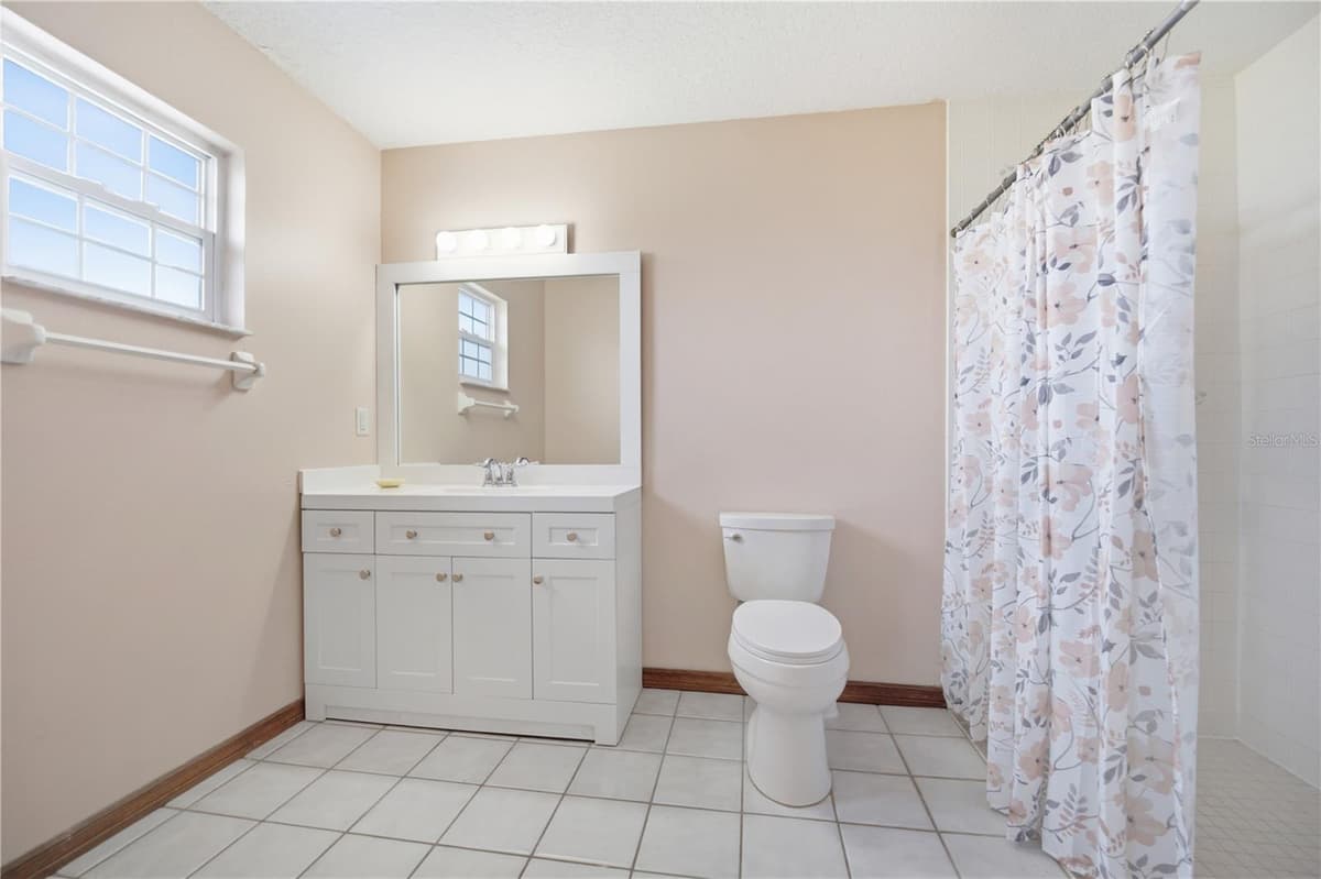 3430 WESTSHORE DRIVE — photo 15 of 36