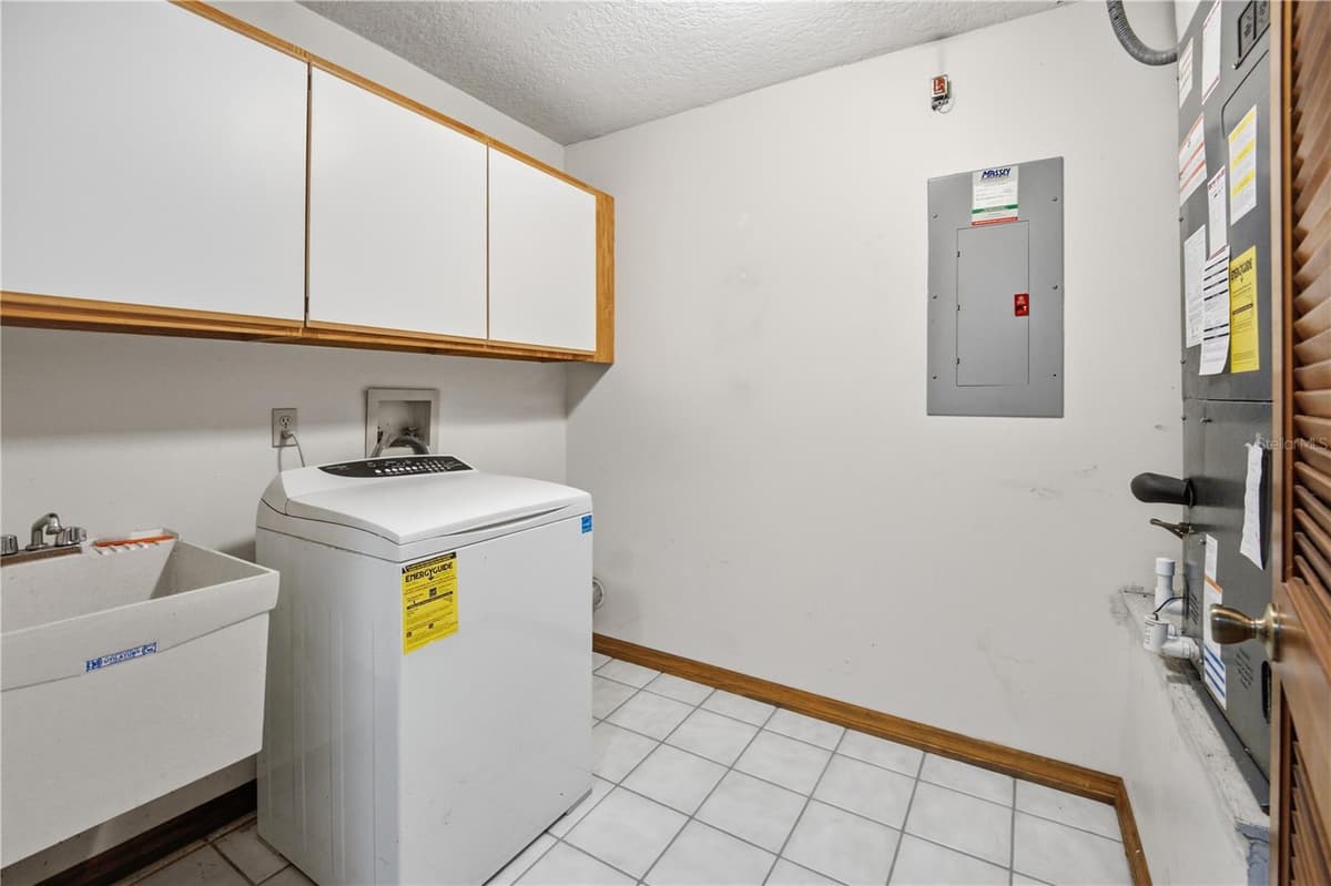 3430 WESTSHORE DRIVE — photo 19 of 36