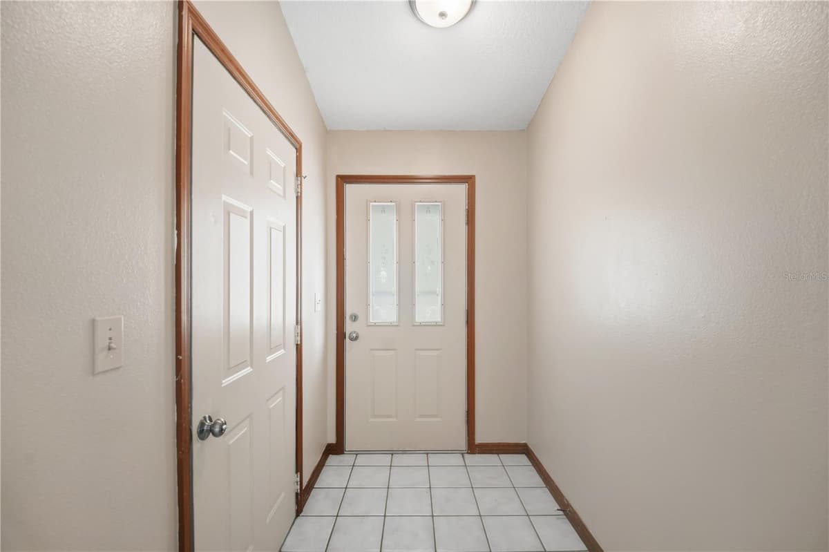 3430 WESTSHORE DRIVE — photo 10 of 36