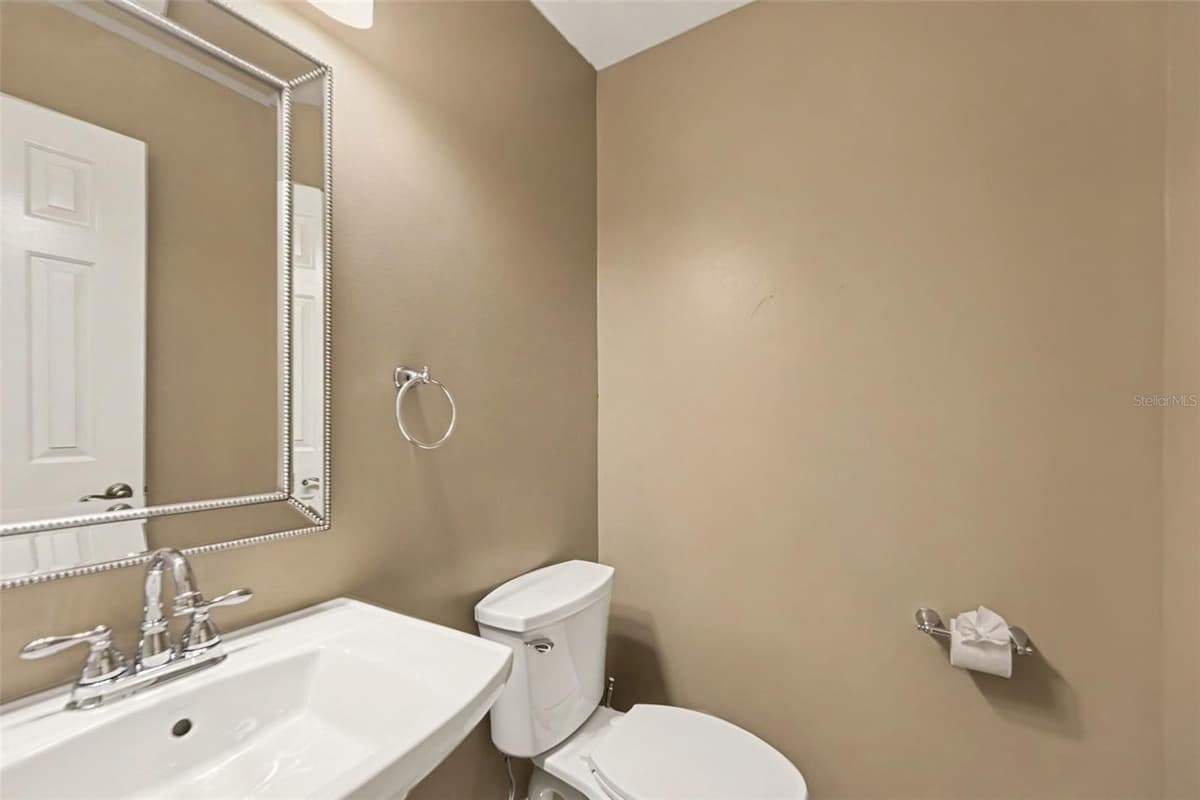1683 WATERMARK CIRCLE — photo 11 of 32