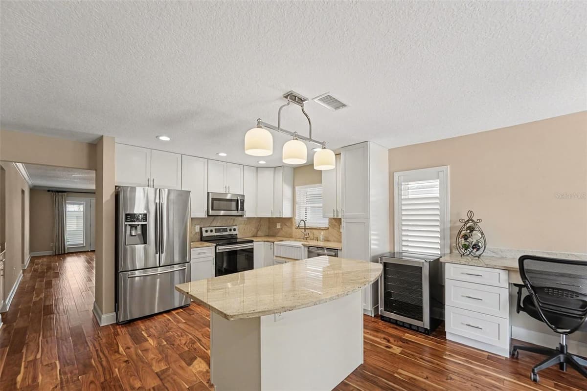 1683 WATERMARK CIRCLE — photo 3 of 32
