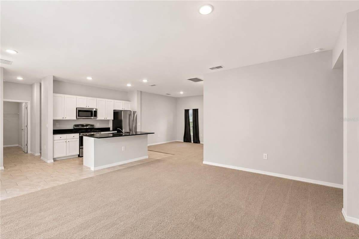 218 CAYUGA STREET — photo 9 of 37