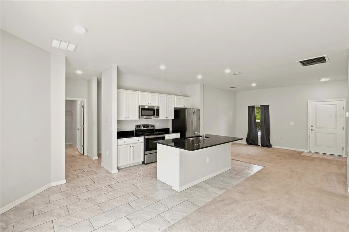 218 CAYUGA STREET — photo 3 of 37