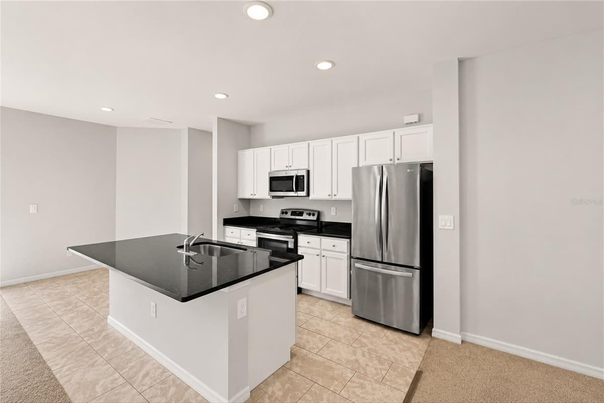 218 CAYUGA STREET — photo 4 of 37