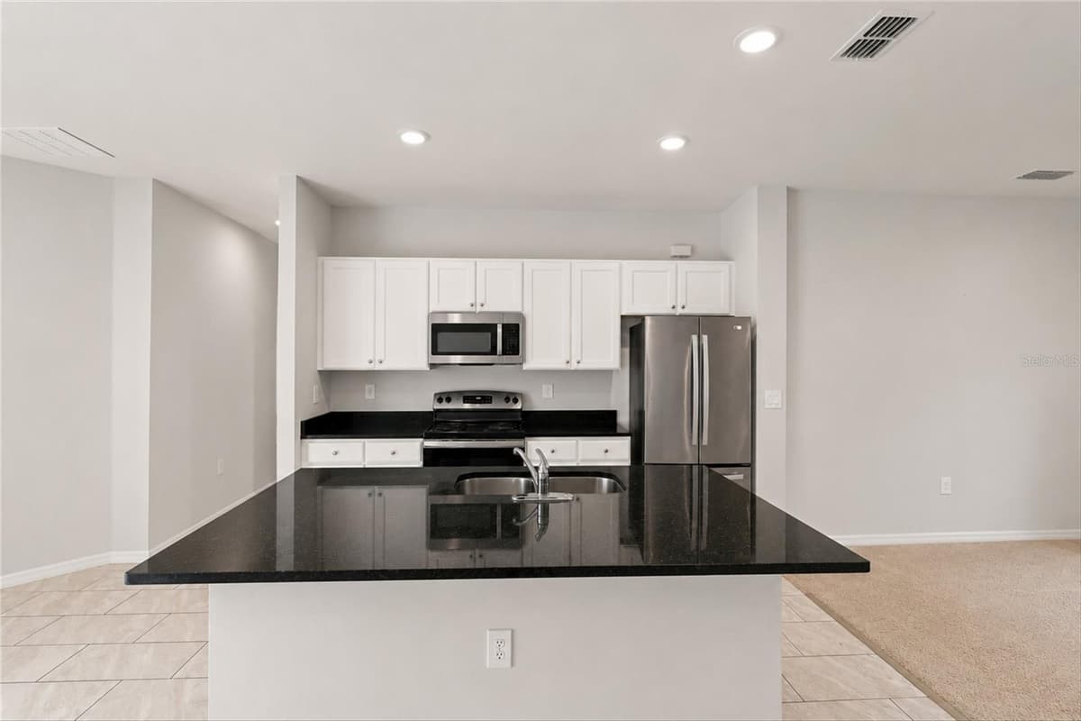 218 CAYUGA STREET — photo 5 of 37