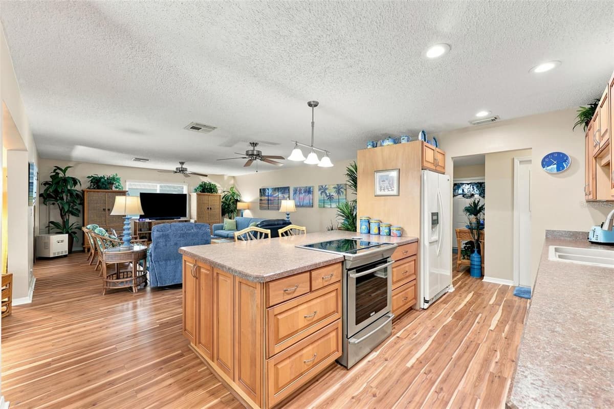 1002 EL RANCHO DRIVE — photo 14 of 50