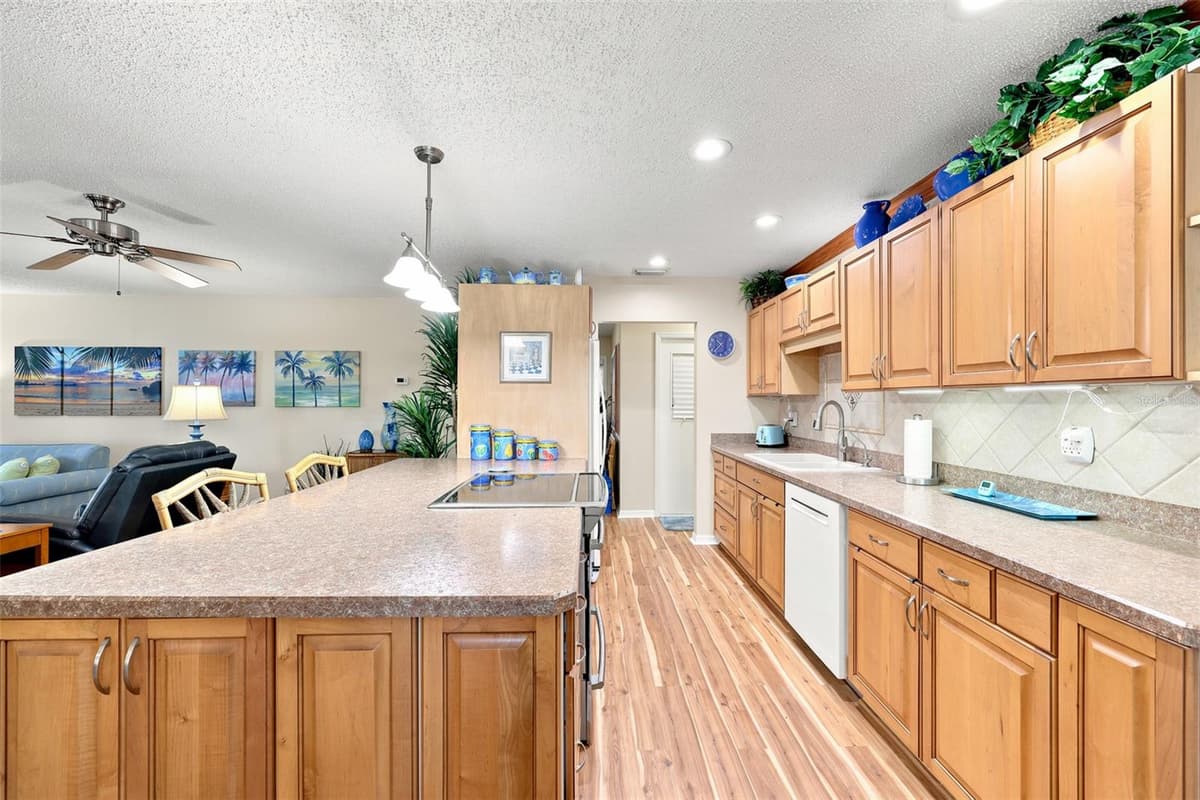 1002 EL RANCHO DRIVE — photo 15 of 50