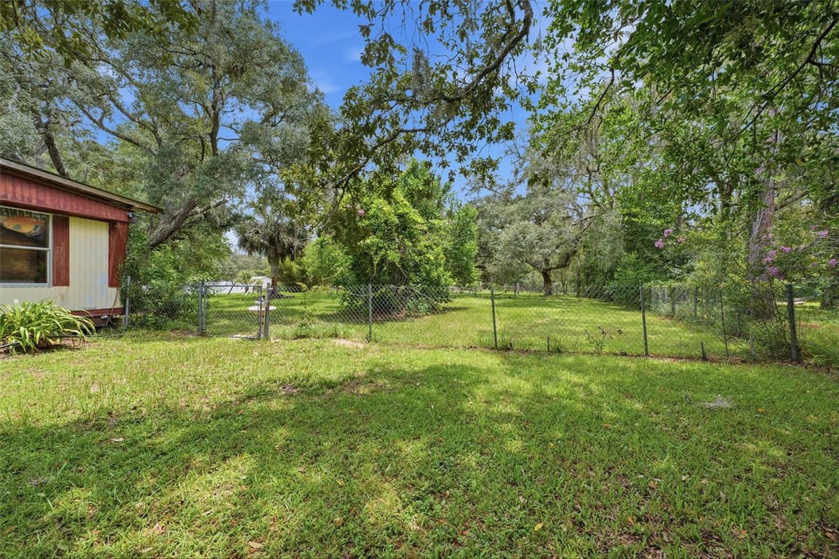 6106 DESALES STREET — photo 12 of 26