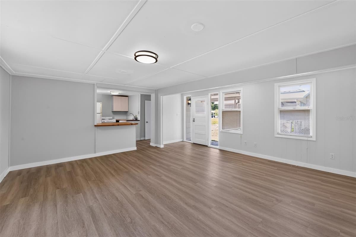 2233 11TH AVENUE — photo 7 of 47
