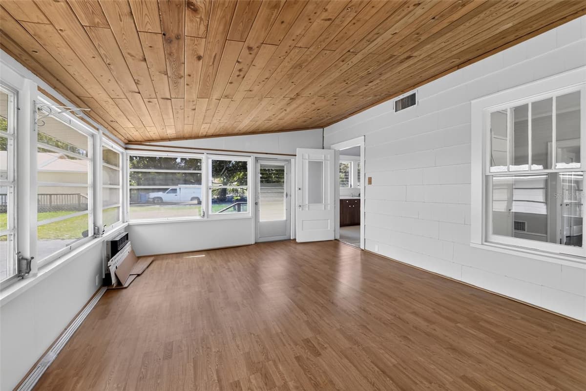 2233 11TH AVENUE — photo 34 of 47