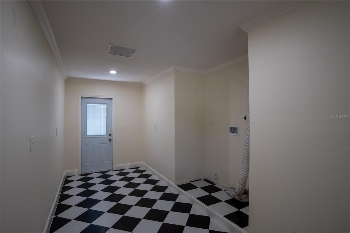 5119 VENETIAN BOULEVARD — photo 37 of 78