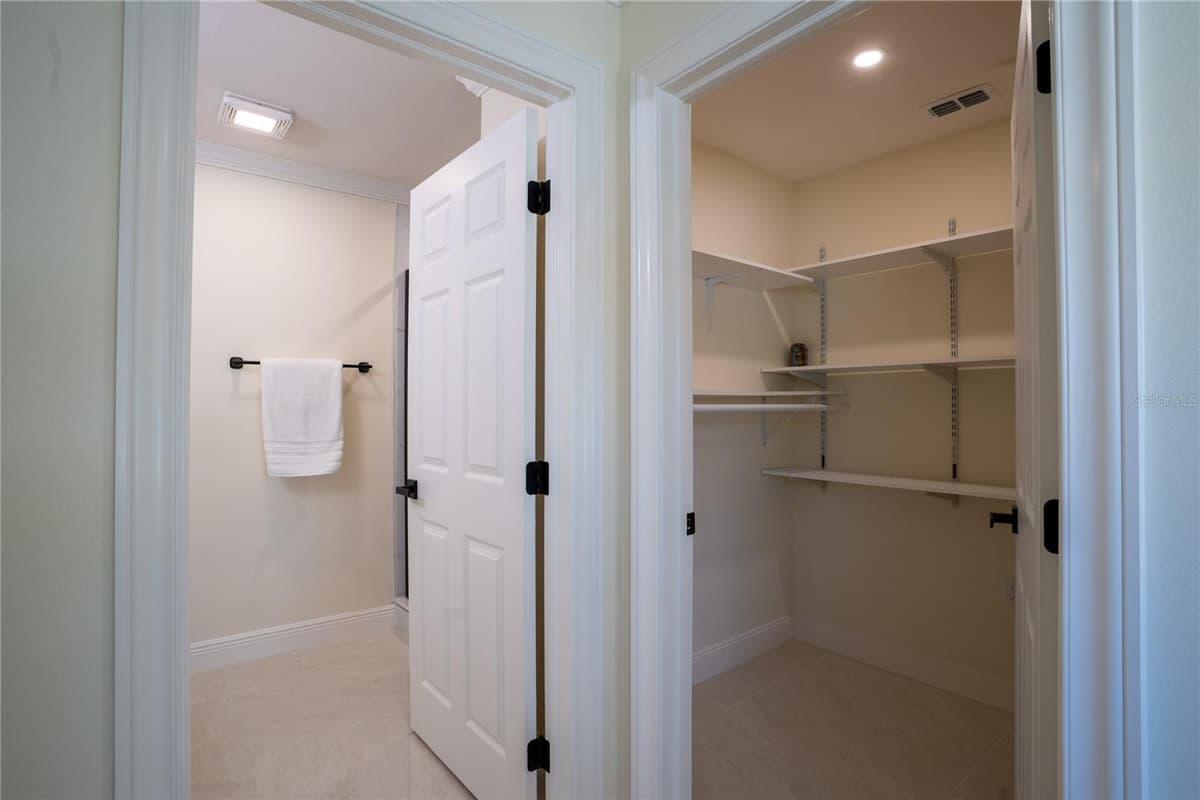 5119 VENETIAN BOULEVARD — photo 20 of 78