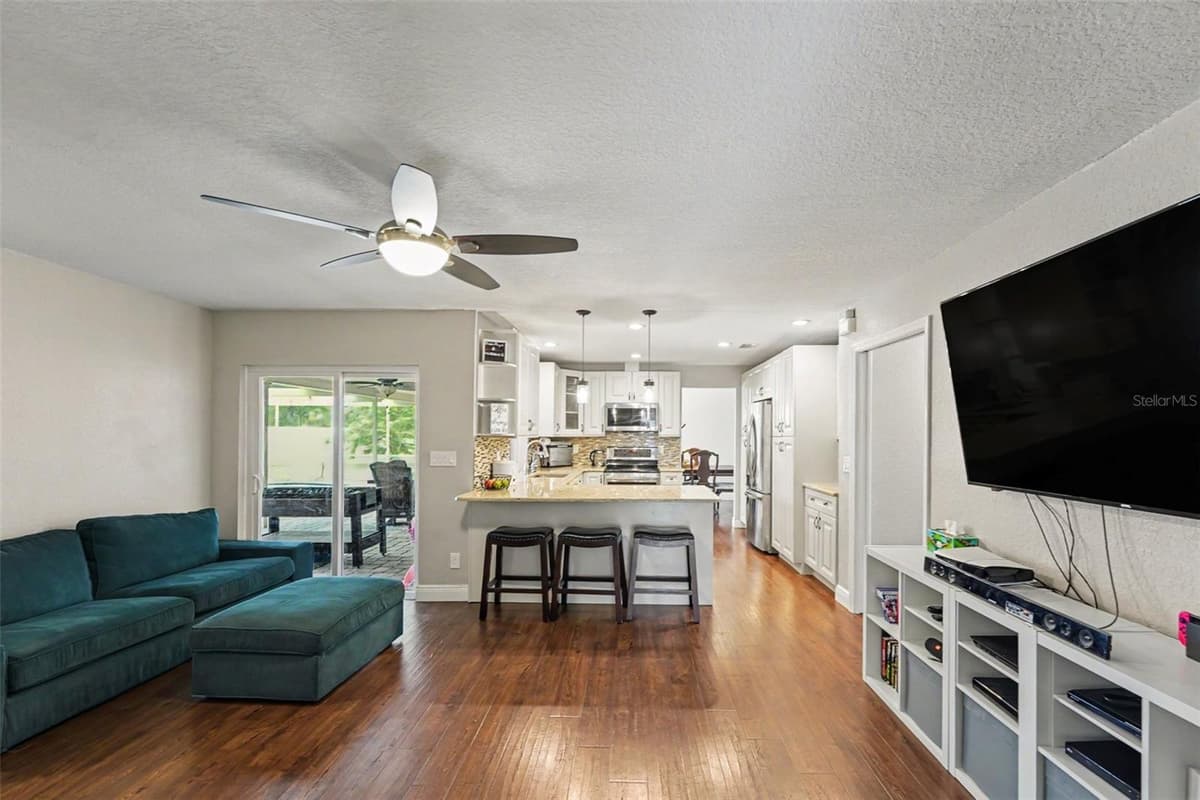 2675 RED OAK CT — photo 8 of 27