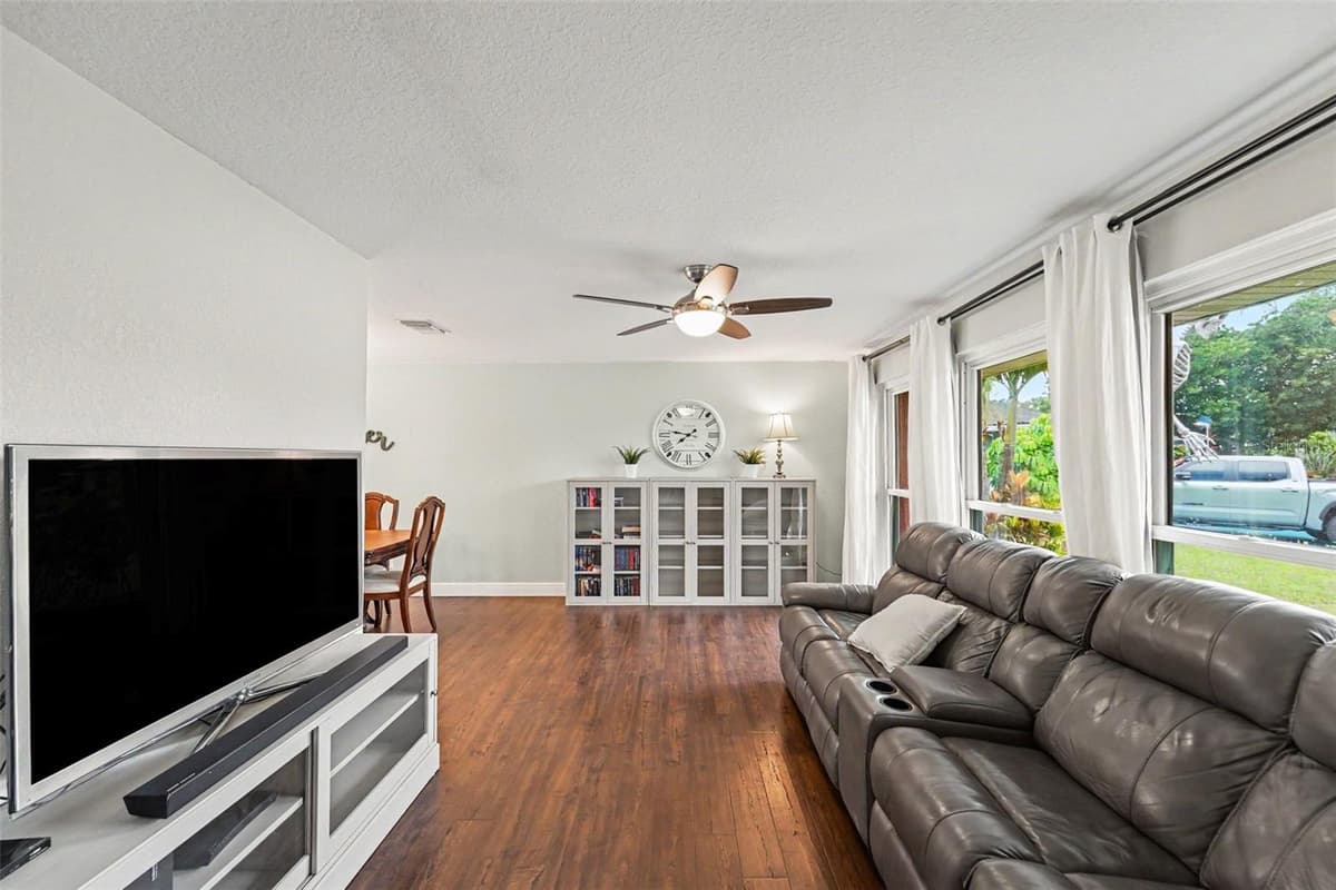 2675 RED OAK CT — photo 7 of 27