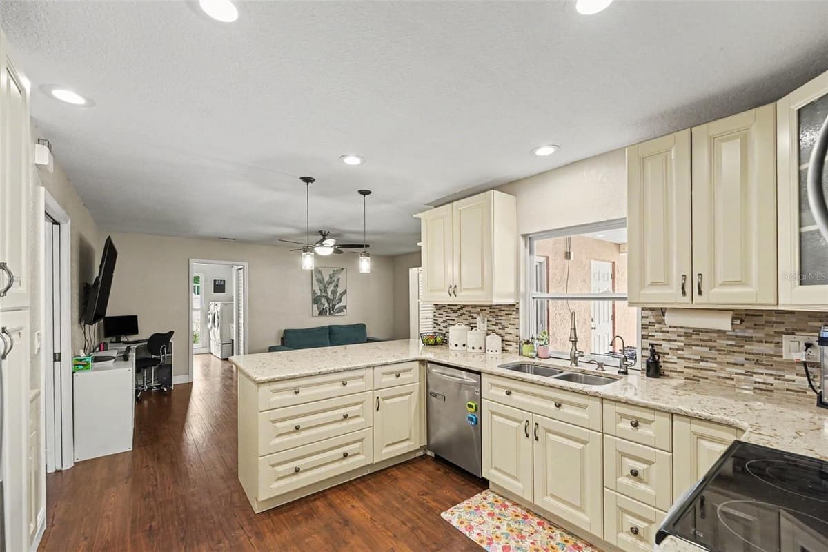 2675 RED OAK CT — photo 10 of 27