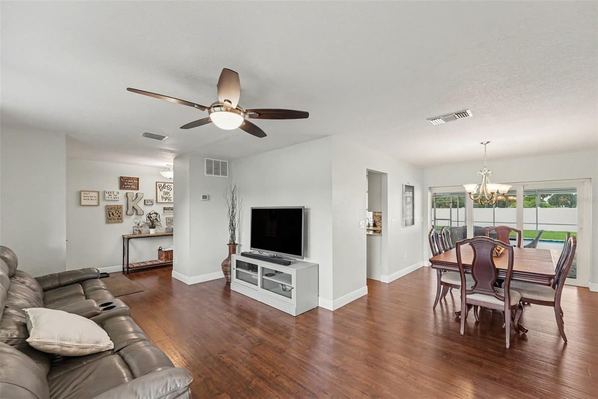 2675 RED OAK CT — photo 6 of 27