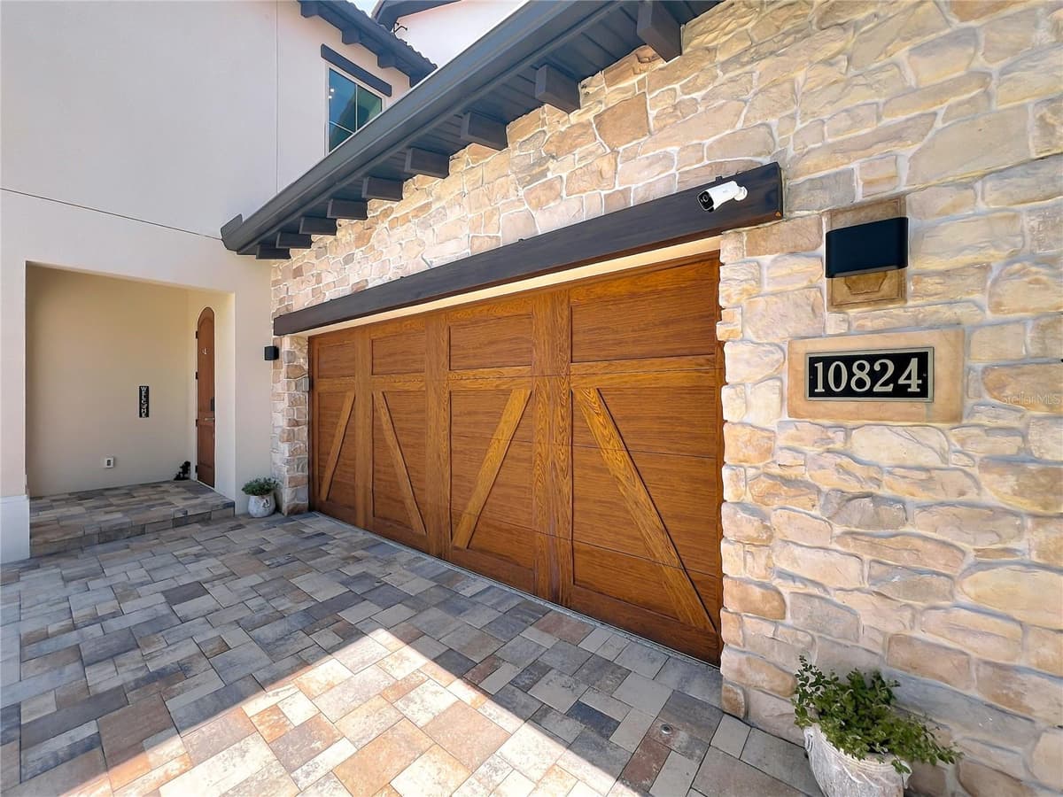 10824 ROYAL CYPRESS WAY — photo 2 of 50