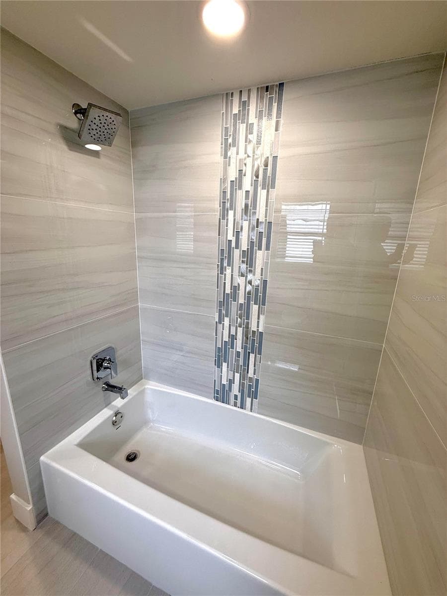 2801 NARCISSUS DRIVE — photo 19 of 32