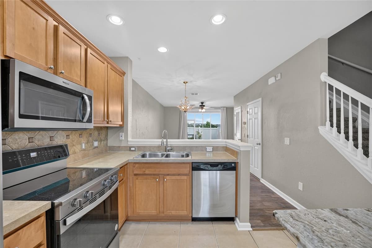 4908 45TH CIRCLE — photo 10 of 39