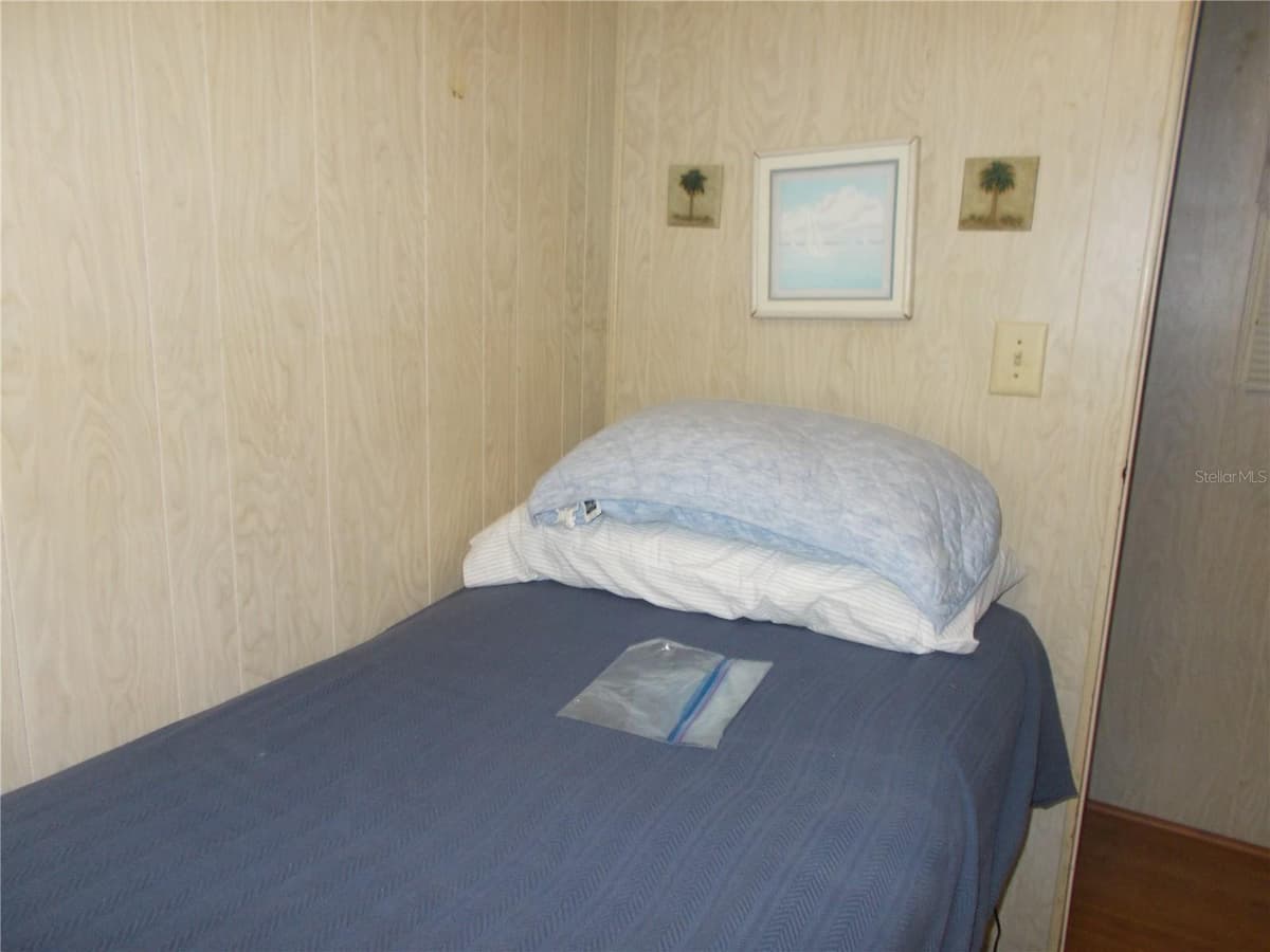 6427 FLEETWOOD COURT — photo 13 of 52