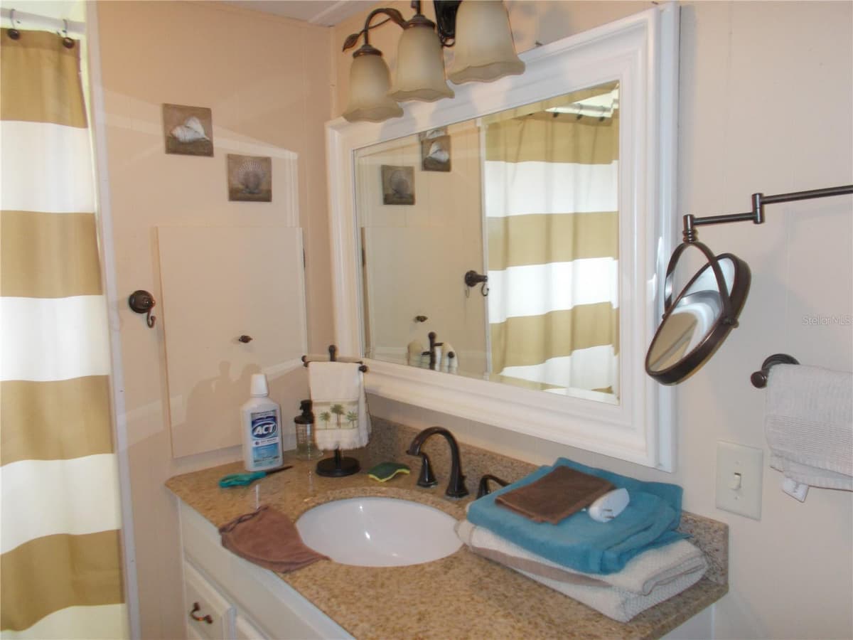 6427 FLEETWOOD COURT — photo 12 of 52