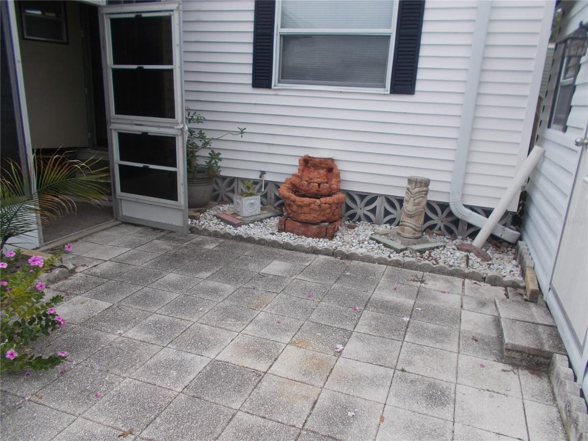 6427 FLEETWOOD COURT — photo 22 of 52