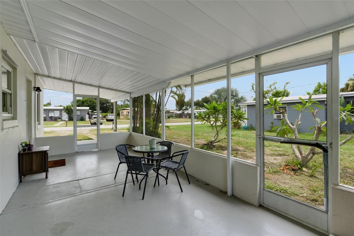 3213 NORMANDY DRIVE — photo 17 of 26