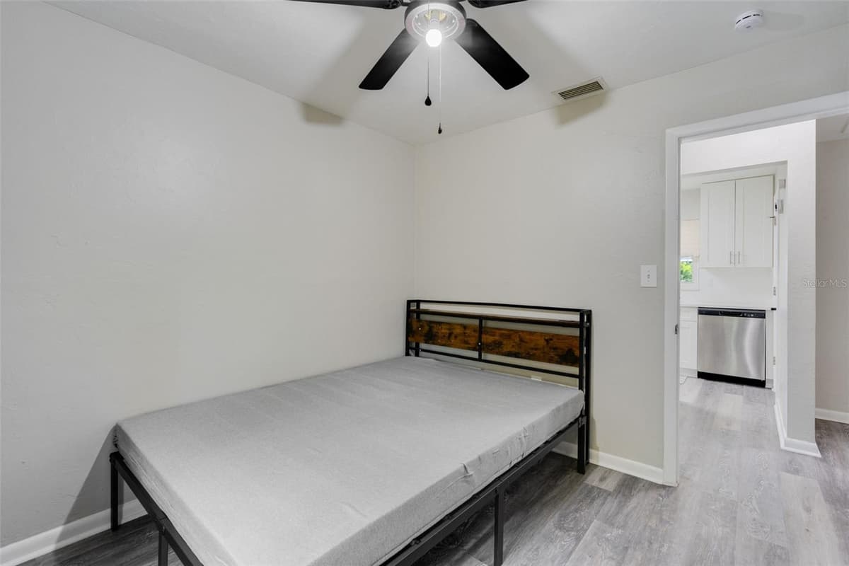 3213 NORMANDY DRIVE — photo 11 of 26