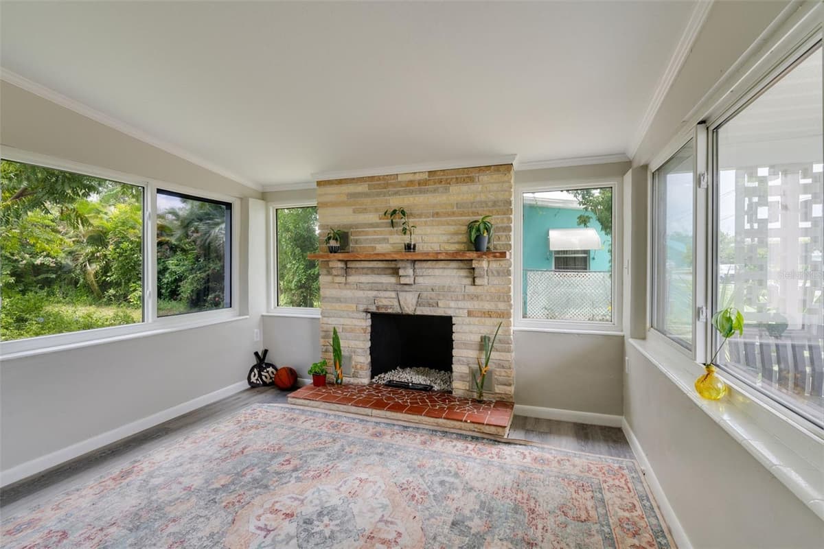 3213 NORMANDY DRIVE — photo 5 of 26