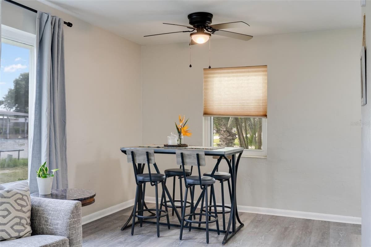 3213 NORMANDY DRIVE — photo 7 of 26