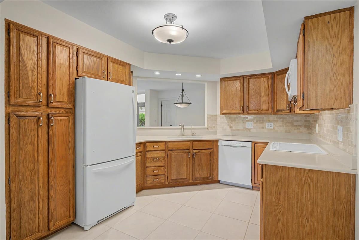 1117 SALERNO COURT — photo 11 of 33