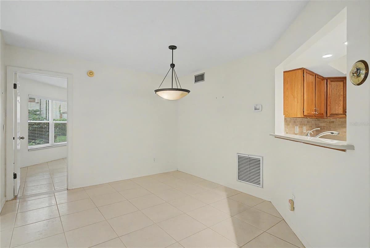 1117 SALERNO COURT — photo 9 of 33