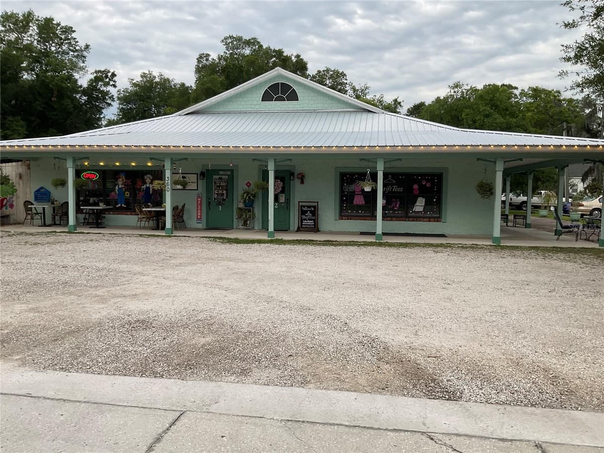 360 LAKEVIEW DRIVE — photo 1 of 1