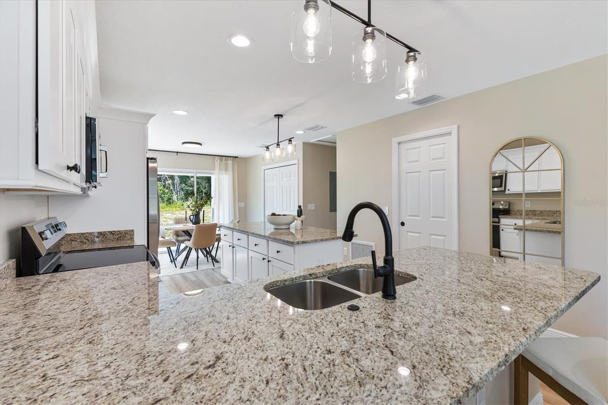 515 ANDERSON AVENUE — photo 10 of 36