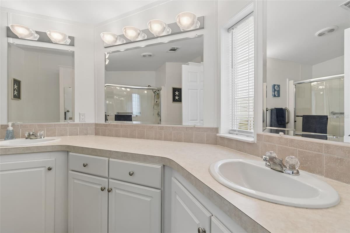18 MOUNTAIN LAUREL DRIVE — photo 22 of 38
