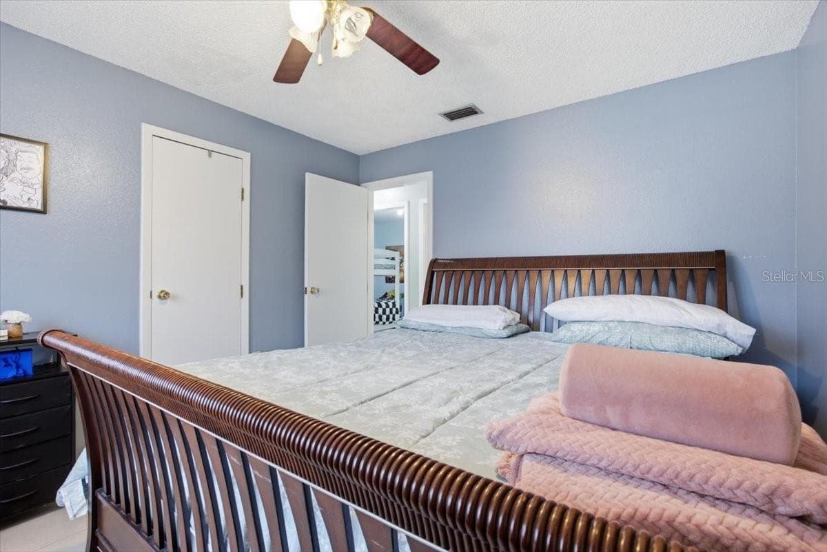 2266 LAKE LIZZIE COURT — photo 15 of 38