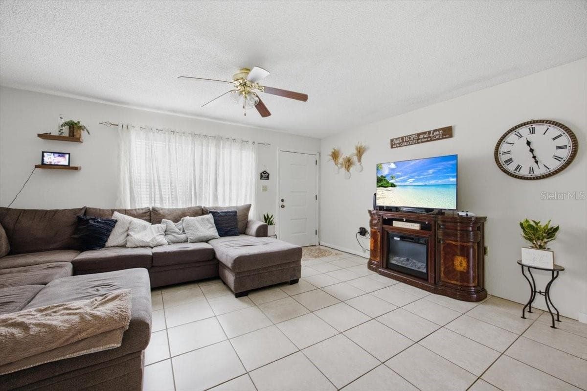 2266 LAKE LIZZIE COURT — photo 13 of 38