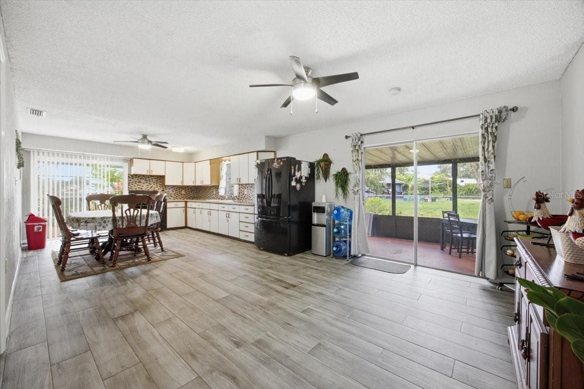 2266 LAKE LIZZIE COURT — photo 25 of 38