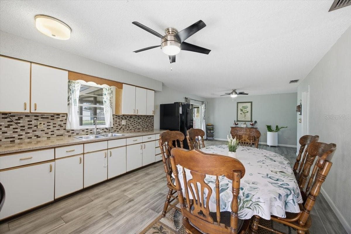 2266 LAKE LIZZIE COURT — photo 28 of 38