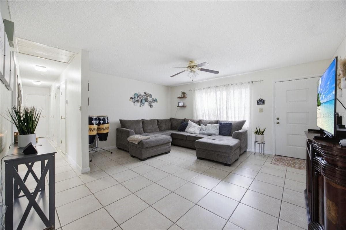 2266 LAKE LIZZIE COURT — photo 3 of 38