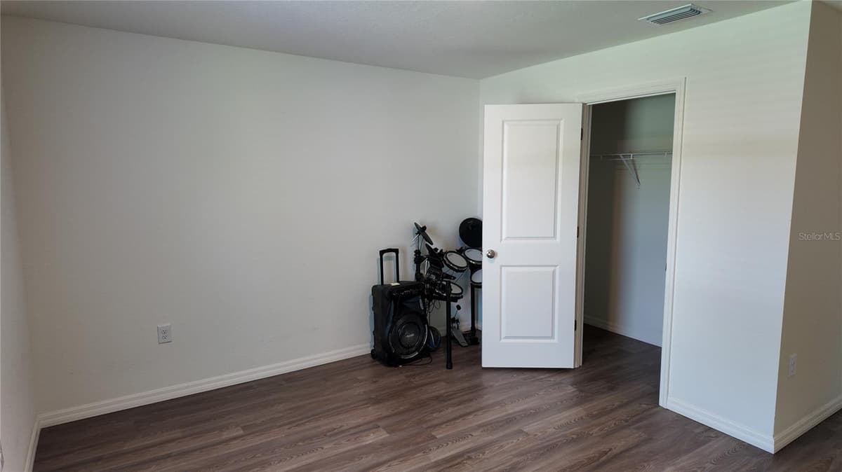 10000 ANTLER STREET — photo 18 of 30
