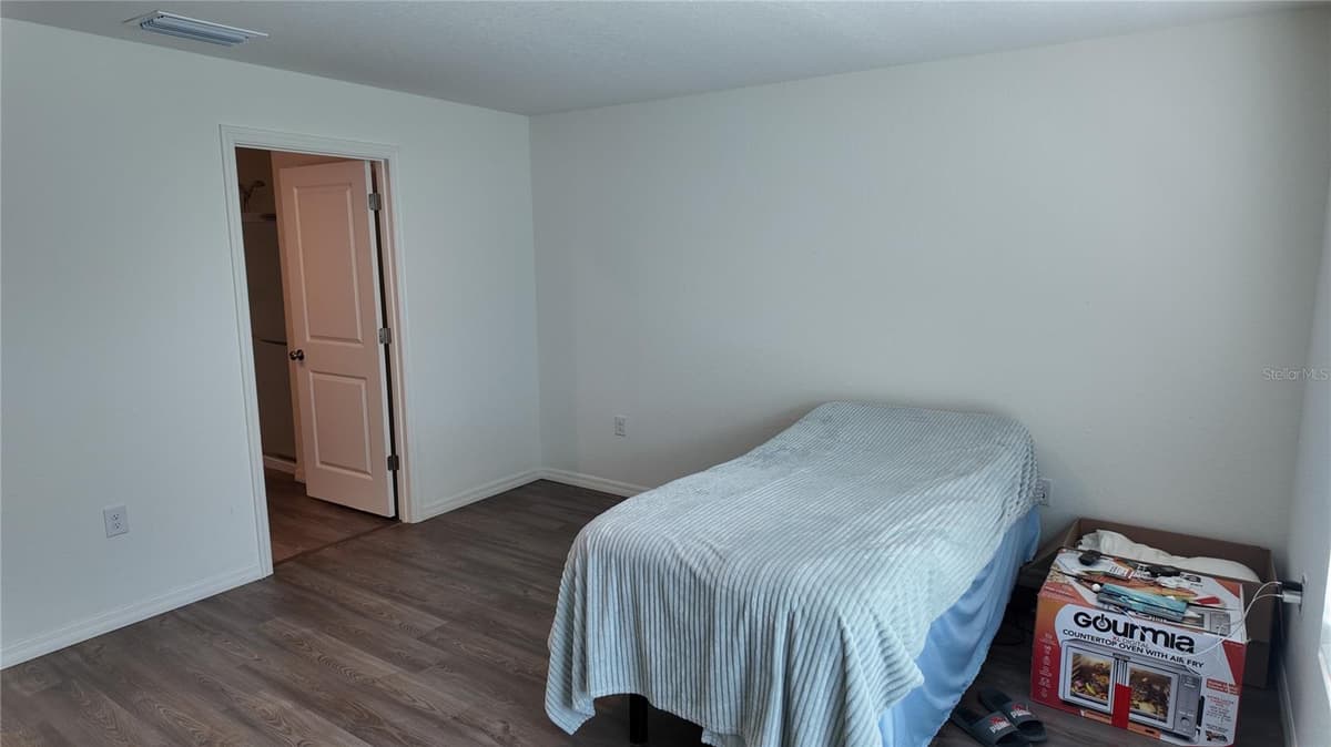 10000 ANTLER STREET — photo 12 of 30