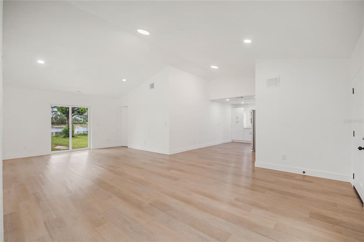 201 RONNIE CIRCLE — photo 20 of 42